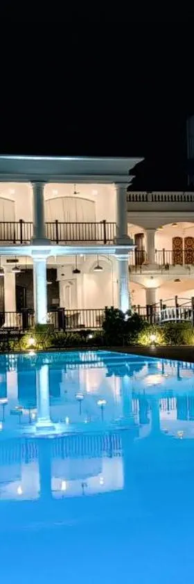 Lagoon Sarovar Premiere Resort - Pondicherry，位于蓬蒂切里的酒店