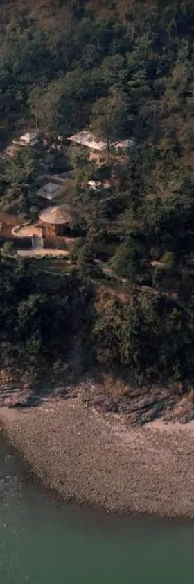 ONENESS Rishikesh by Ganga Kinare - A Luxury Wilderness Resort，位于瑞诗凯诗的酒店