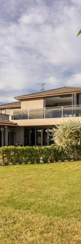 Luxury Lake Hood Holiday Home，位于Wakanui的酒店