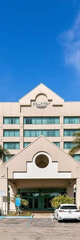 北圣地亚哥乡村套房酒店，位于米拉梅萨的酒店