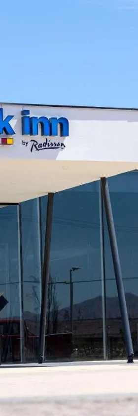 Park Inn by Radisson Los Olivos de Vallenar，位于巴耶纳尔的酒店