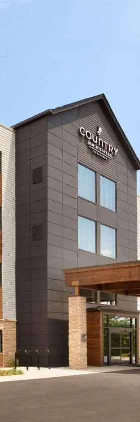 Country Inn & Suites by Radisson Asheville River Arts District，位于阿什维尔的酒店