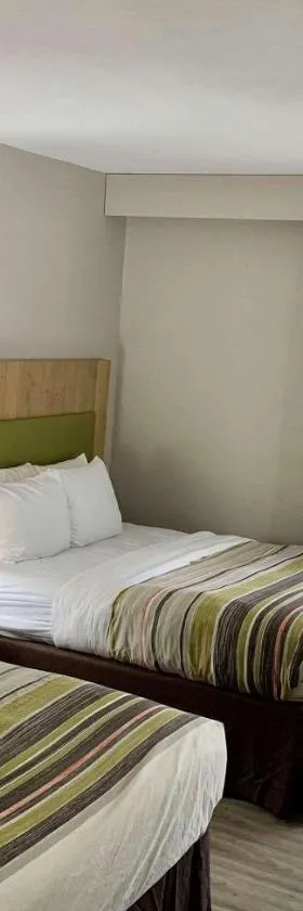 俄亥俄南桑达斯基卡尔森乡村旅馆，位于米兰诺的酒店