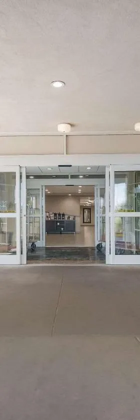 南弗雷德里克斯堡江山旅馆&套房酒店，位于弗雷德里克斯堡的酒店