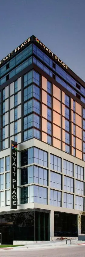 Hyatt Place Iowa City Downtown，位于爱荷华的酒店