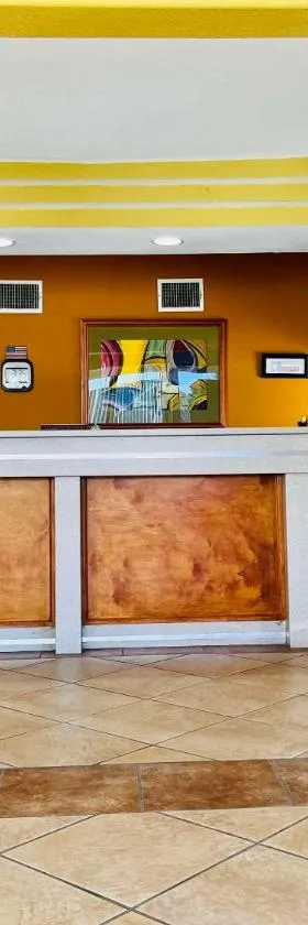 Econo Lodge Del Rio，位于德尔里奥的酒店