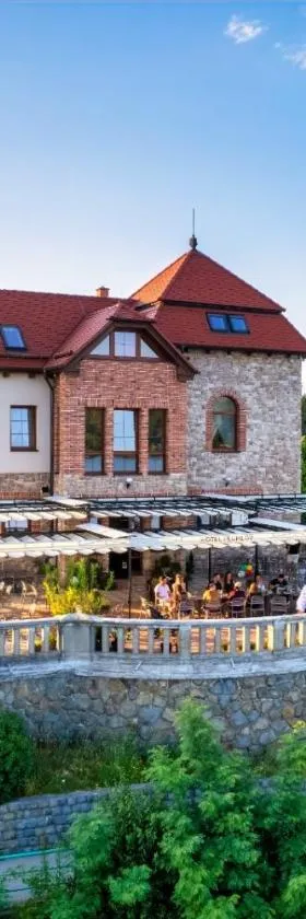 Hotel Plumlov，位于Mostkovice的酒店