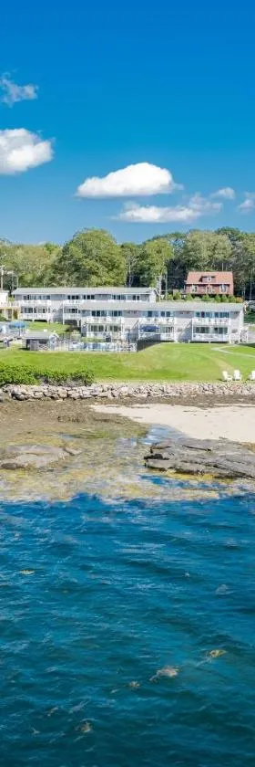 Smuggler's Cove Inn，位于Boothbay的酒店