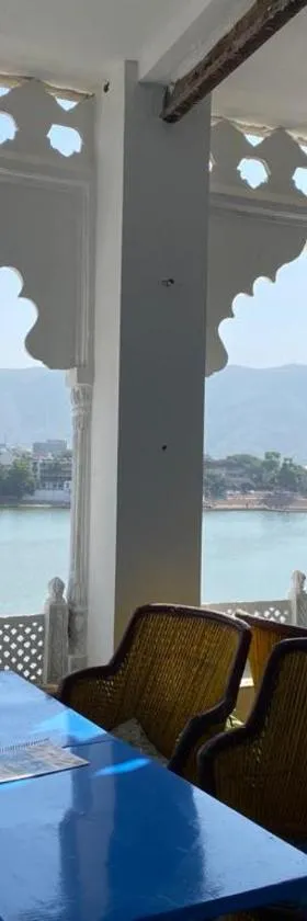 Hotel Bharatpur Palace，位于布什格尔的酒店