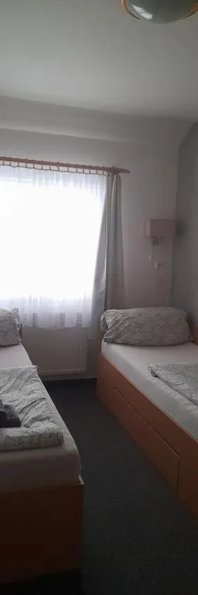 玛什塔利酒店，位于Kněževes的酒店