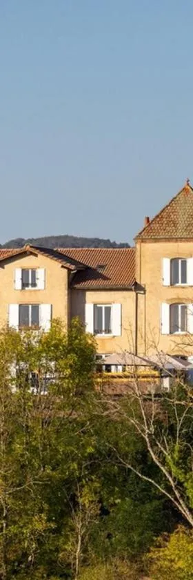 Chambres et tables d' hôtes，位于Manglieu的酒店