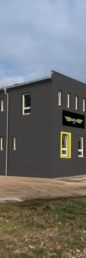 Hotel Hangar，位于Mošnov的酒店
