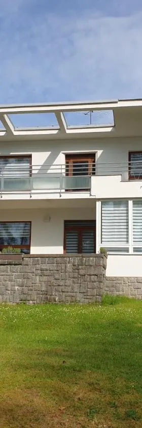 Vilas & Wellness Resort Orlík，位于Kozárovice的酒店
