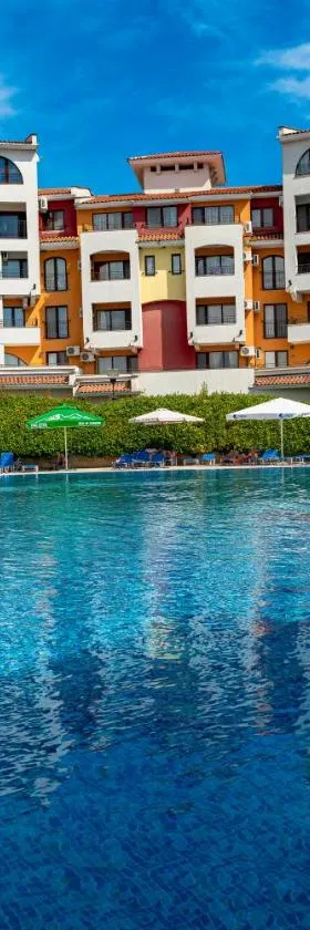 Menada Apartments in Marina Cape，位于阿赫洛伊的酒店