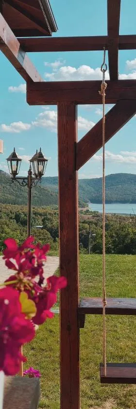 Eco Lodge St Ignatius Еко лодж Игнажден，位于Debelets的酒店
