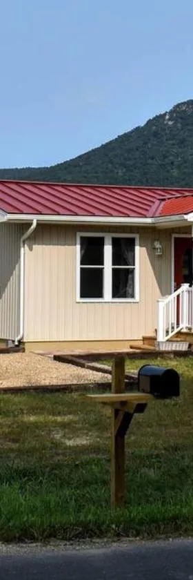 Holly Tree Retreat Located In Beautiful Luray, VA.，位于卢雷的酒店