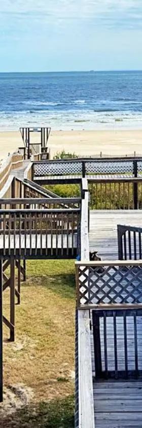 Zeus' Retreat: Your Ultimate Oceanfront Getaway，位于瑟夫赛德海滩的酒店