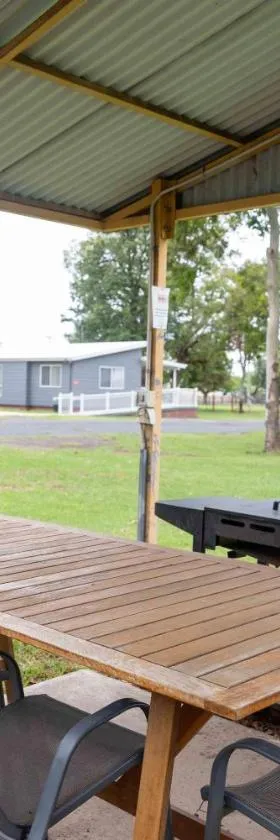 Coonamble Riverside Caravan Park，位于Coonamble的酒店