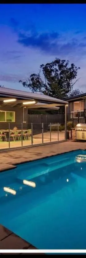 Resort style home pool spa sauna，位于Phillip的酒店