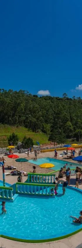 Vale Encantado - Eco Park & Hotel，位于比里蒂巴-米里姆的酒店