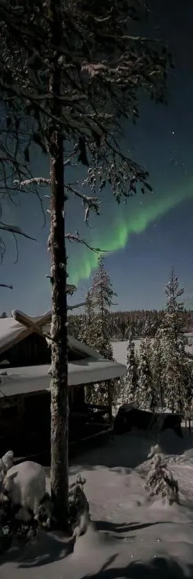 Lapland Riverside Cabin, Äkäsjoki Hideaway - Riverview, Traditional Sauna, Avanto, WiFi, Ski, Ylläs，位于Äkäsjoensuu的酒店
