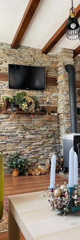 Restuarant-Apartments T'ga za jug Lazaropole，位于Lazaropole的酒店