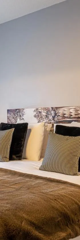 格鲁姆酒店，位于克劳德的酒店