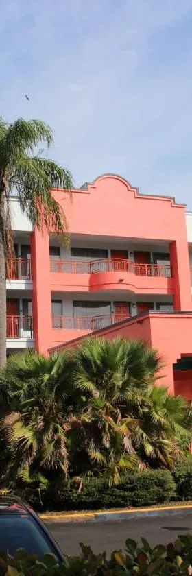 Boca Suites Deerfield Beach; SureStay Collection by BW，位于迪尔菲尔德海滩的酒店