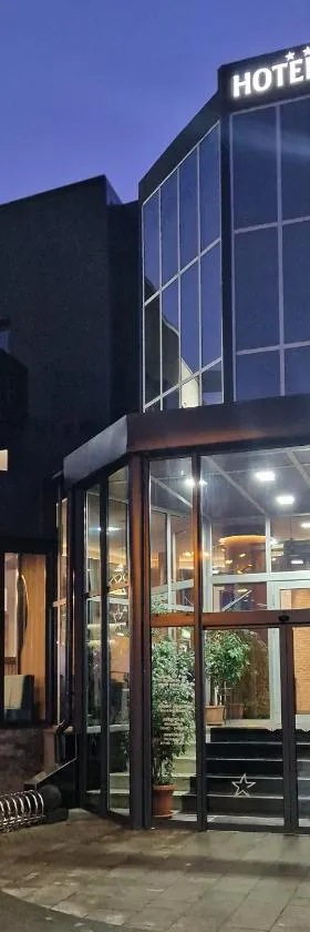 格兰德酒店，位于巴尼亚卢卡的酒店