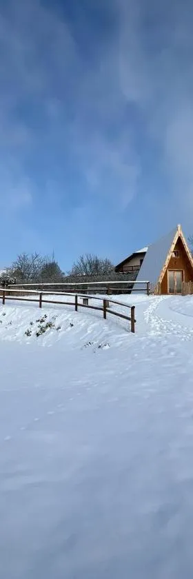 Cabane Ardennaise，位于Fromelennes的酒店