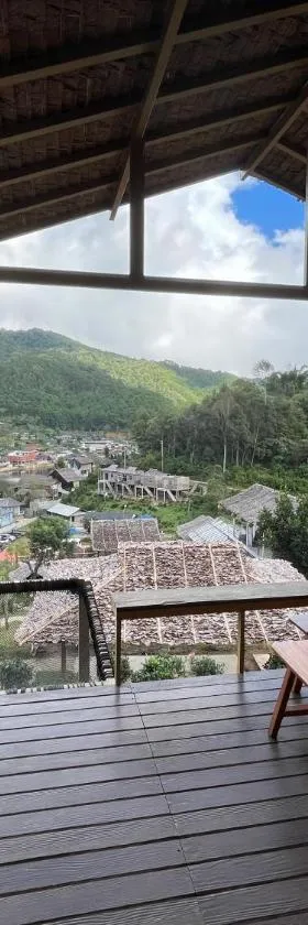 เห็ดเหลือง Hedreung banrakthai homestay and camping，位于Ban Rak Thai的酒店