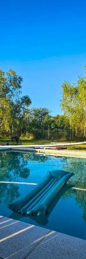 Hermosa Casa con piscina，位于卡洛斯基恩的酒店