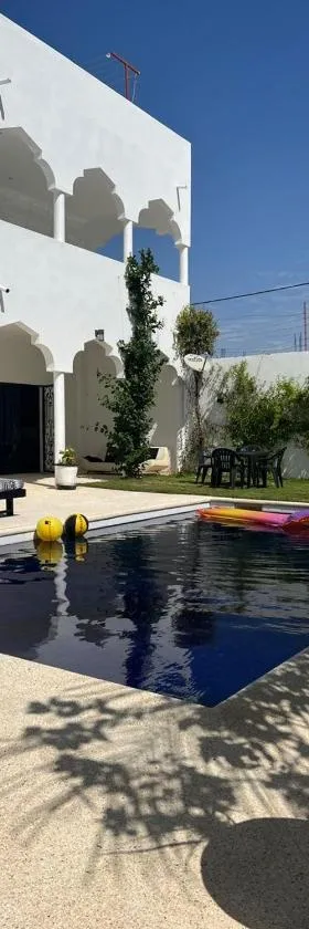 La Baraka, extravagant villa for 8 with pool in Saly，位于Gandigal的酒店