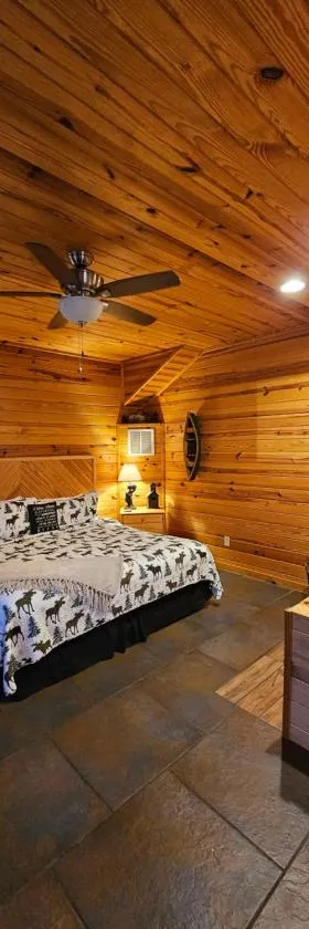 5 Min To Beaver Lake-King Bed-Fire Pit-Jetted Tub #1，位于尤里卡斯普林斯的酒店