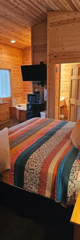 5 Min To Beaver Lake-King Bed-Fire Pit-Jetted Tub #4，位于尤里卡斯普林斯的酒店