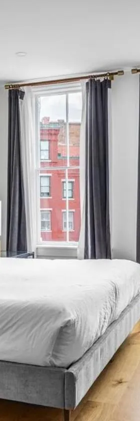 The Phenix Historic DTWN Hotel, King Bed Room #300，位于班戈的酒店