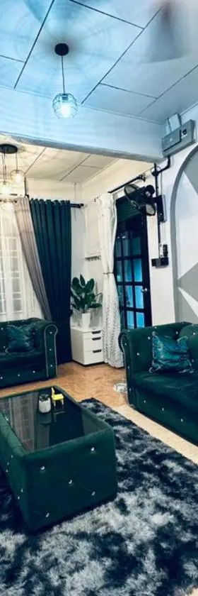 Kuu Inn Homestay Tmn Sri Wang Fasa 2，位于亚娄的酒店