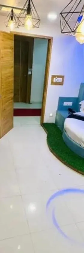 HOTEL GREEEN LEAF，位于阿南德的酒店
