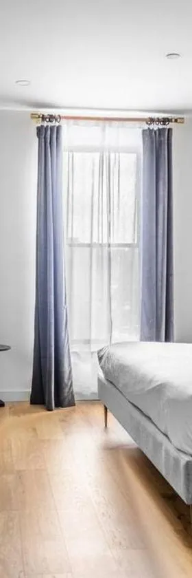 The Phenix, Historic Bldg, King Bed, Room # 305，位于班戈的酒店