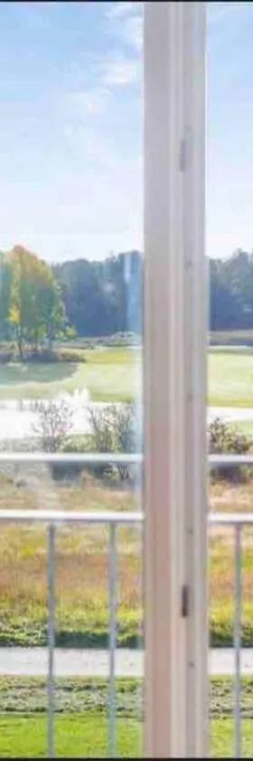 Vackert boende med utsikt över fantastisk golfbana，位于Brokind的酒店