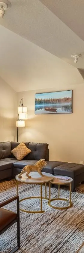 Comfy 4B/2b home near Dunes & Ocean! Pet Friendly!，位于弗洛伦斯的酒店