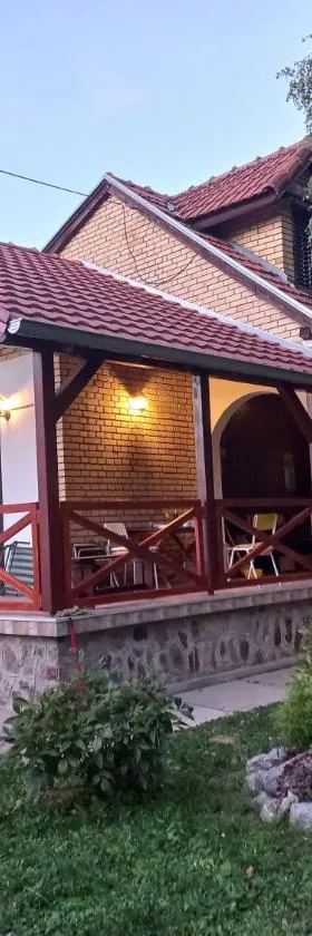 Iriški san，位于Irig的酒店