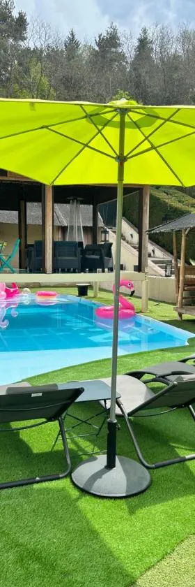 Domaine 2 la Tour, Suites & Spas，位于Beauzac的酒店