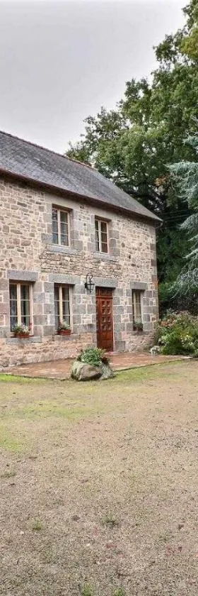 La loge du bourg，位于Lanrigan的酒店