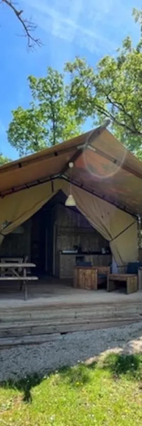 Lodges du Bois Dodo，位于Septfonds的酒店