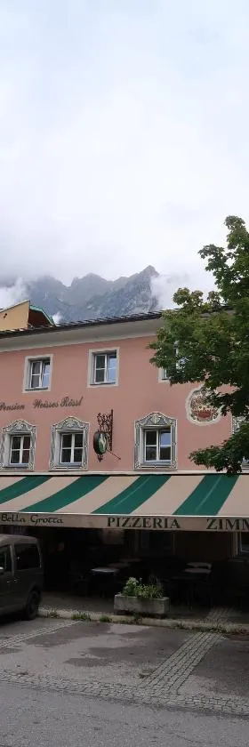 Weisses Rössel-Cavallo Bianco，位于韦尔芬的酒店