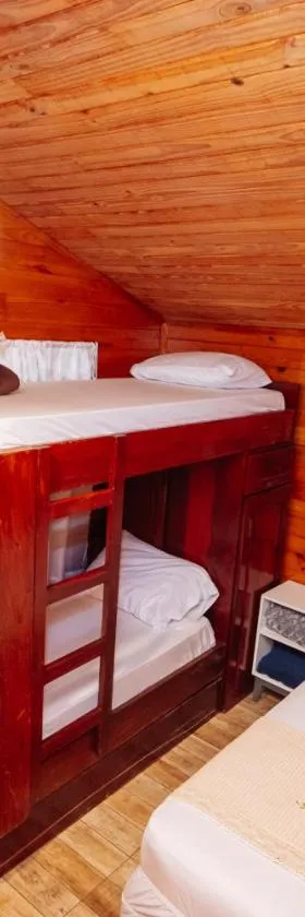 Cabin Renty Beach，位于恩卡纳西翁的酒店