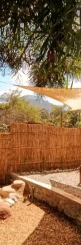 Borde rio, Eco-Cabaña Jararankhu，位于维库尼亚的酒店
