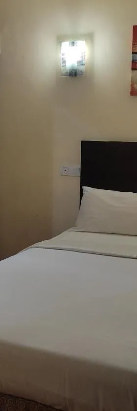 Hotel D'New 1 KK Sabah，位于东贡岸的酒店