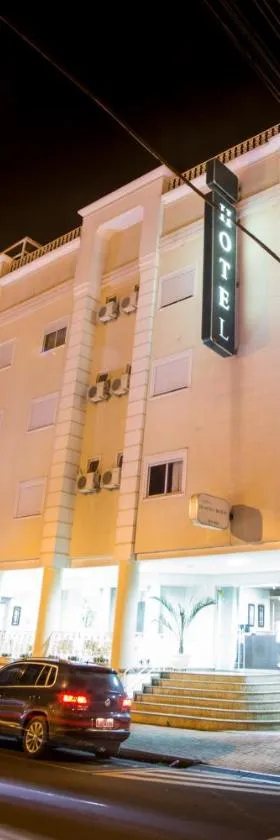 Francisco Beltrão Palace Hotel，位于弗朗西斯科贝尔特朗的酒店